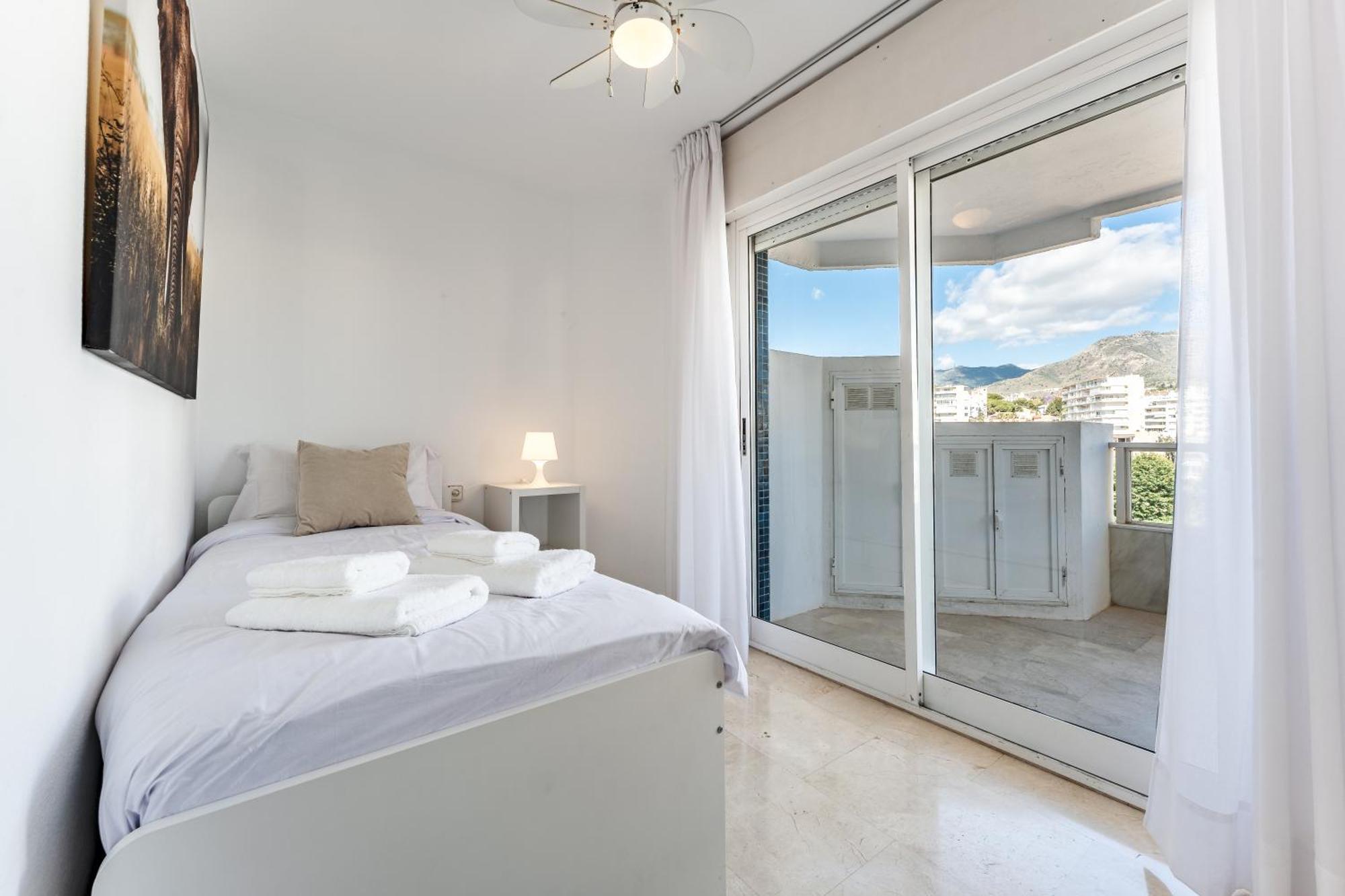 Ferienwohnung Tropico Carihuela View & Parking Torremolinos Exterior foto