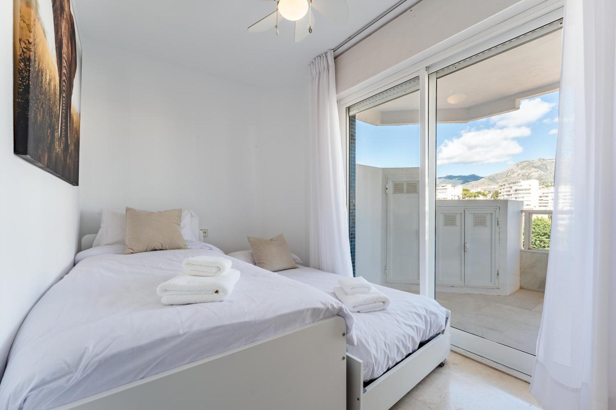 Ferienwohnung Tropico Carihuela View & Parking Torremolinos Exterior foto