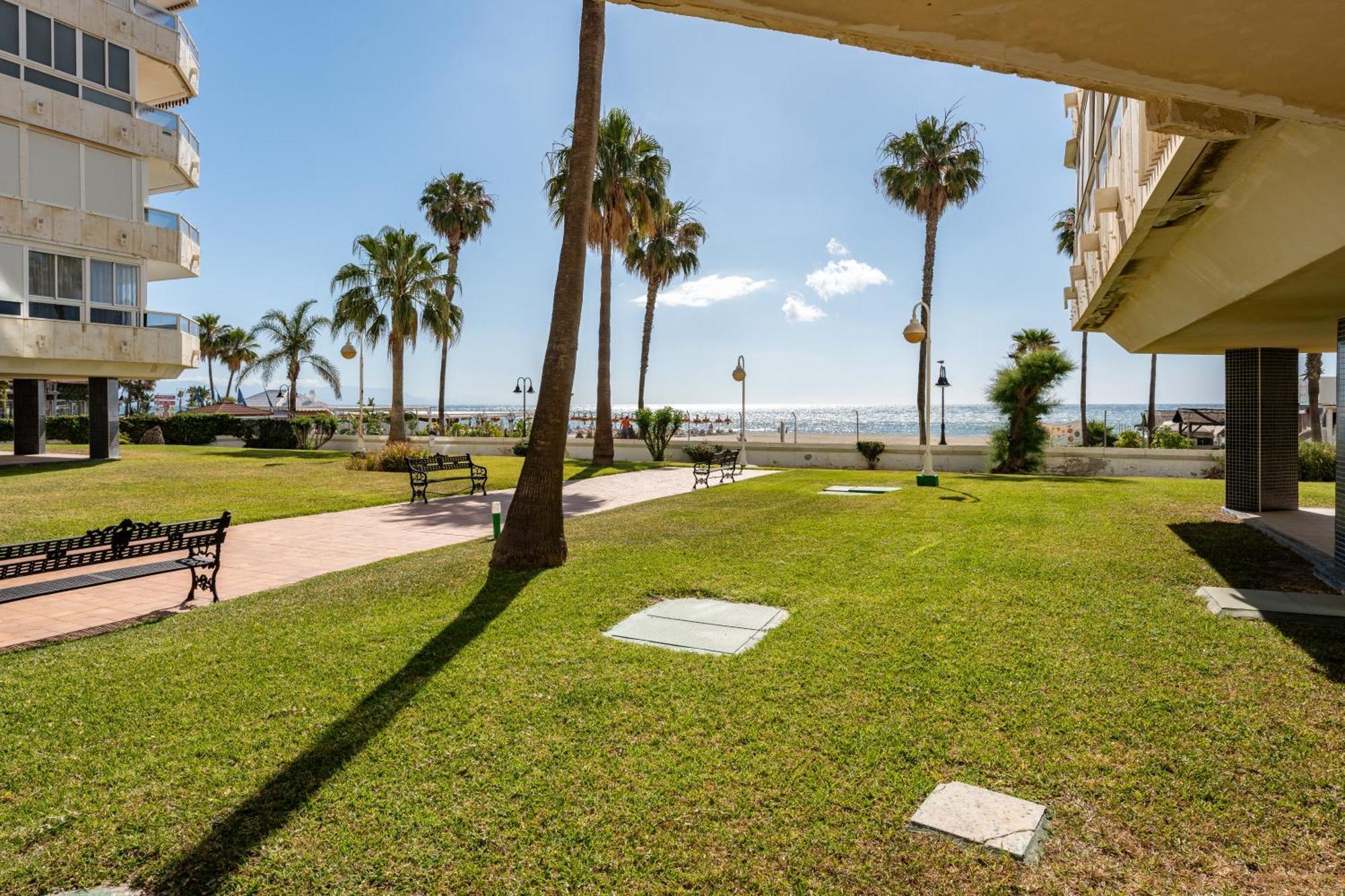 Ferienwohnung Tropico Carihuela View & Parking Torremolinos Exterior foto